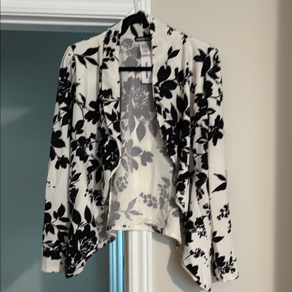 Floral Black and White Stretchy Blazer